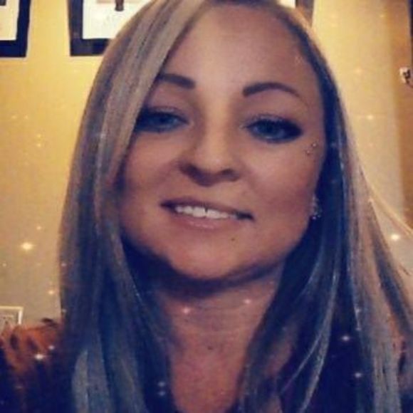 Meet your Posher, Teyoni - Picture 1 of 1